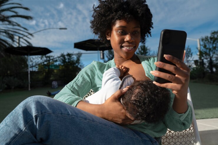 The Influence of Social Media on South African Mothers: Finding a Healthy Balance